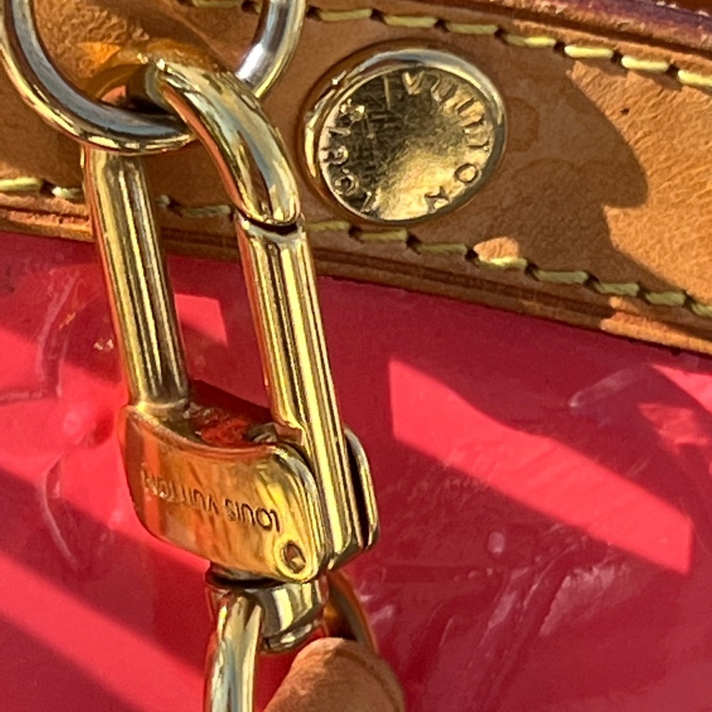 Louis Vuitton Brea Vernis MM coral bag USED GC. - Picture 9 of 16